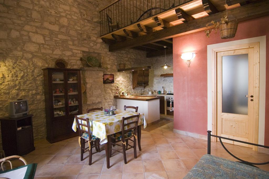 Santa Teresa Apartment Erice Phòng bức ảnh